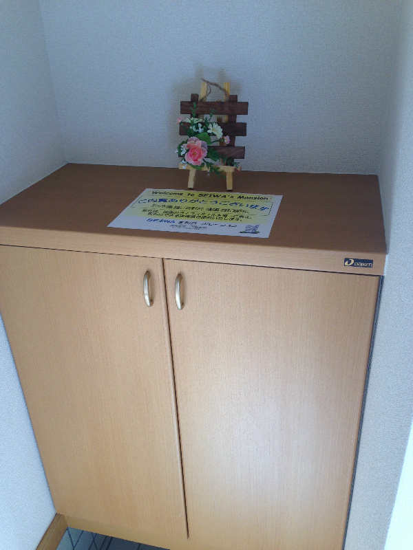 リヴェール恵 玄関