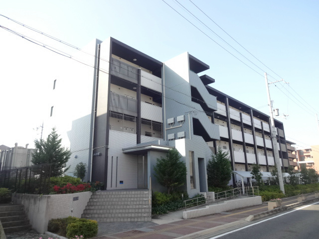 鉄筋コンクリート4階建てマンション