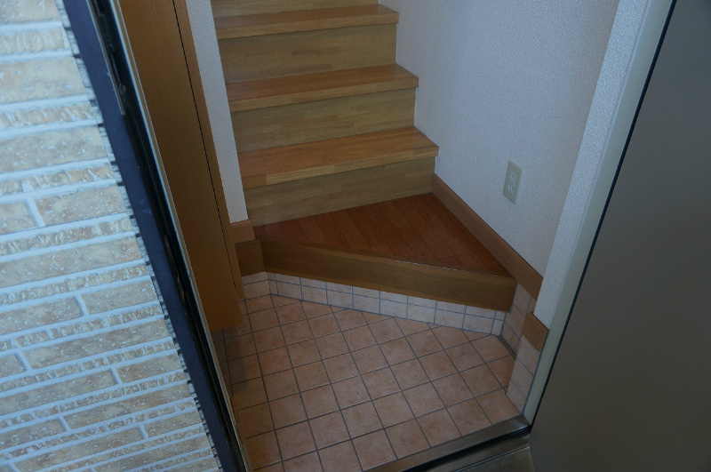 サニーヒルズ淡海 玄関