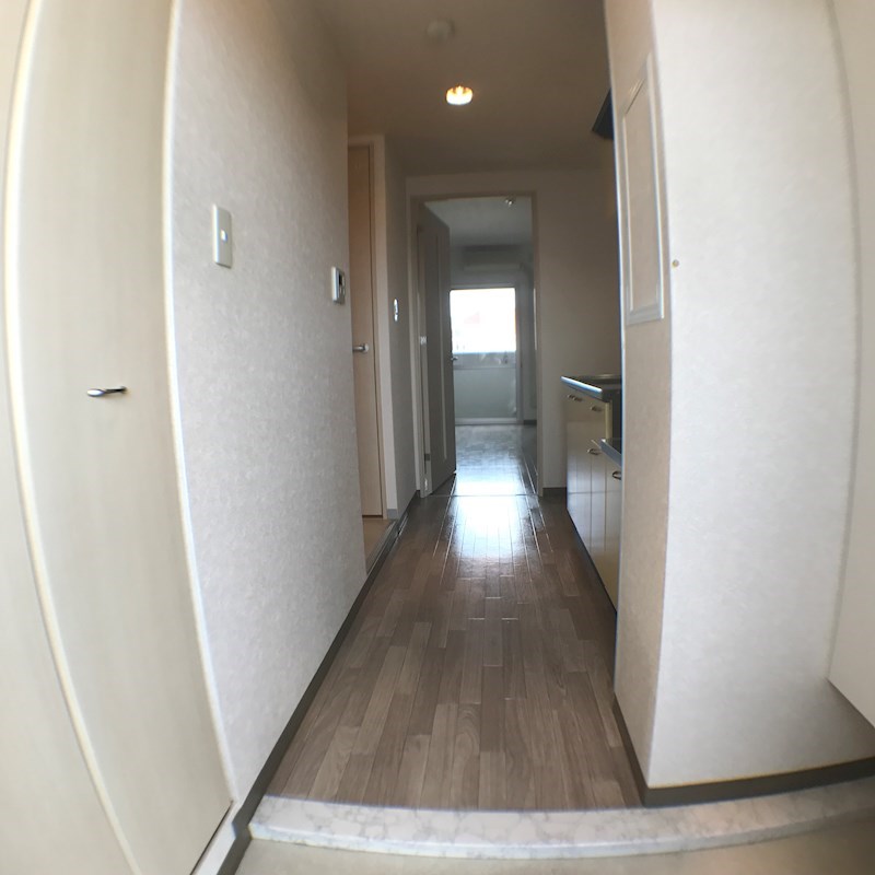 エスポワール湧の上 玄関