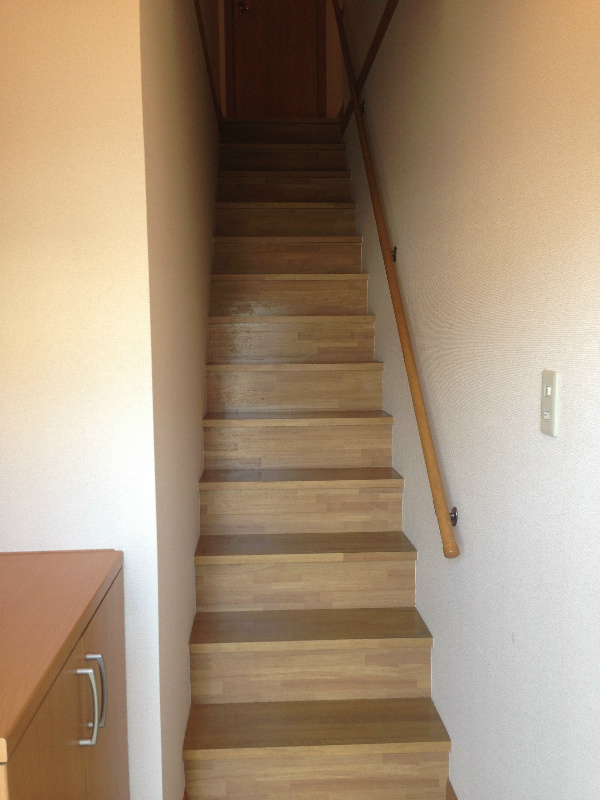 アドウェル壱番館 玄関