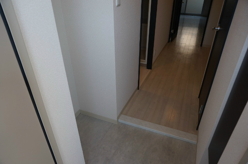 Radier MARU.T(ラディエマルタ) 玄関