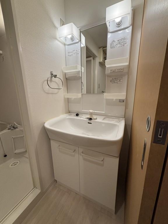 ラ・ルーシュ泉 その他8