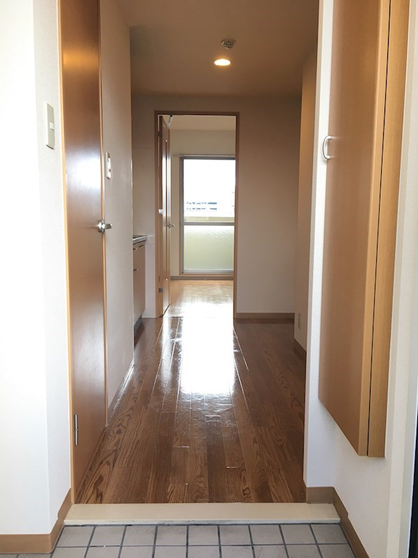 カーサ・ヴィヴァーチェ 玄関