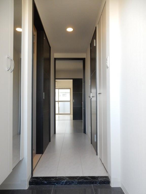 パトリス城東中央 玄関