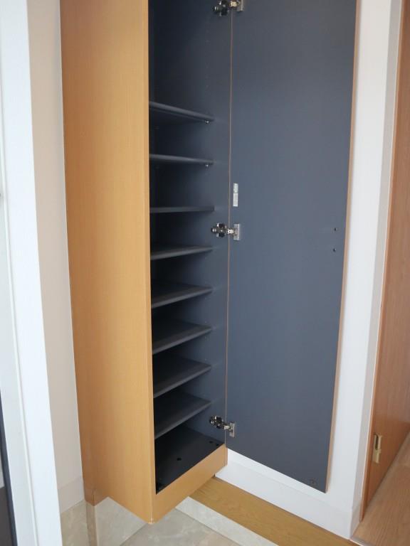 アローハイム 玄関