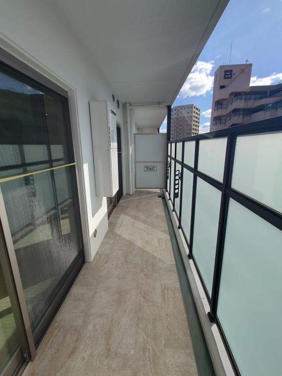 リアレクト白壁 ベランダ