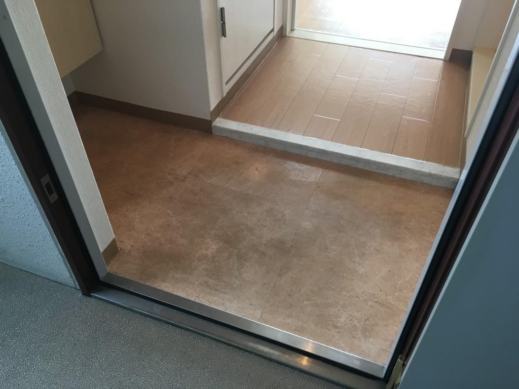 アリシュア 玄関