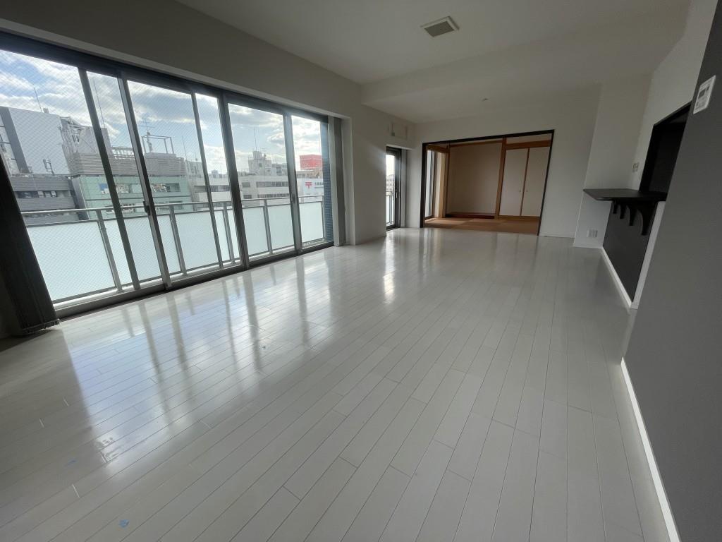 メゾンクラウン鷺洲 リビング