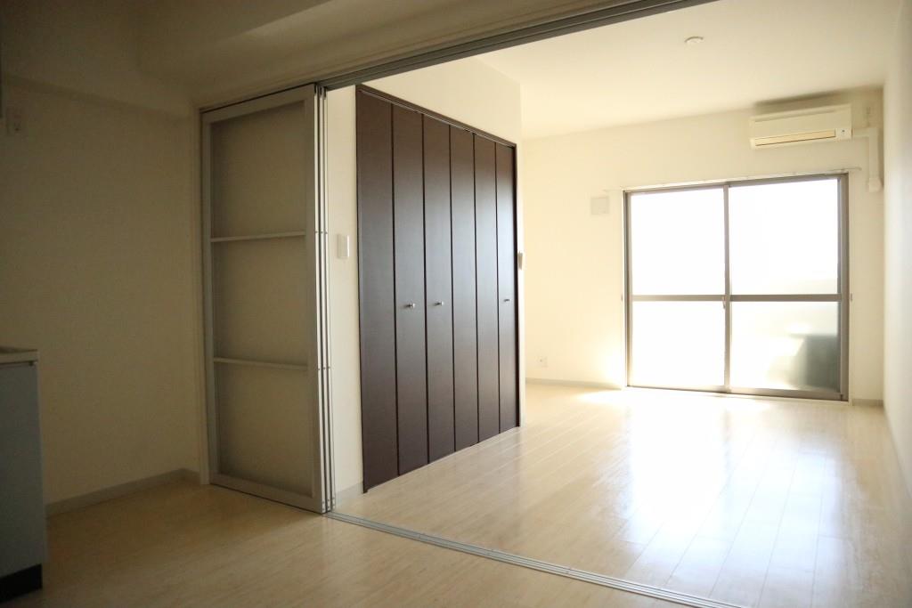 Art Pension高井田 リビング