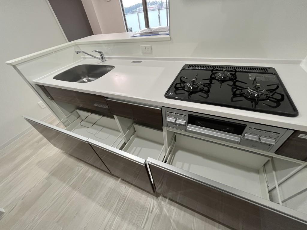 レヴィスタ名東 キッチン