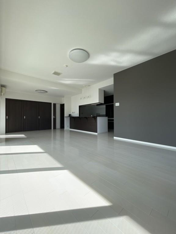 メゾンクラウン鷺洲 リビング