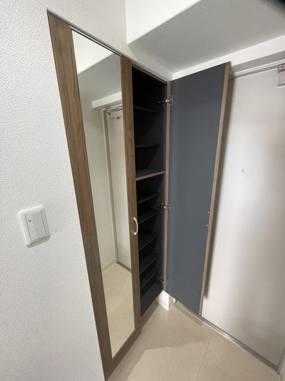 メゾン・ド・パニール 玄関