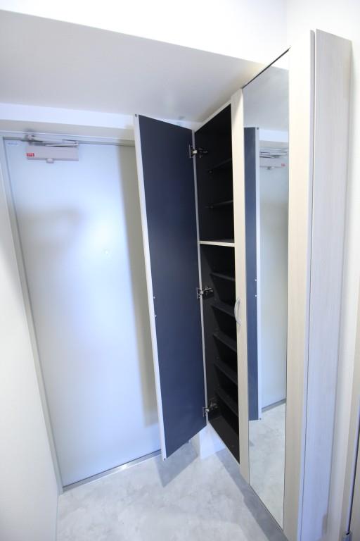 コンパル汐留 玄関