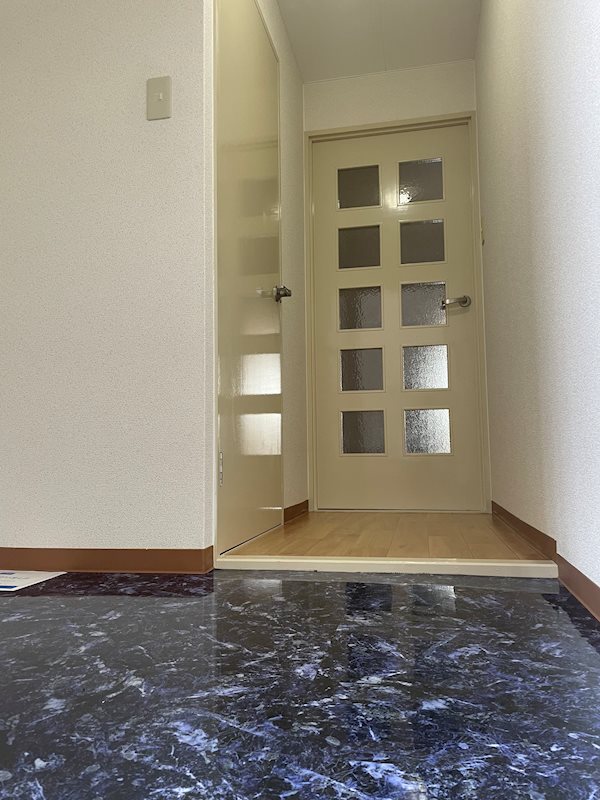 コスモハイツ西川 玄関