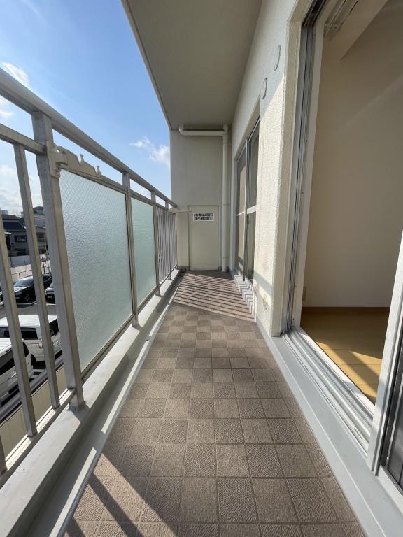 クローバーハイツ市岡 ベランダ