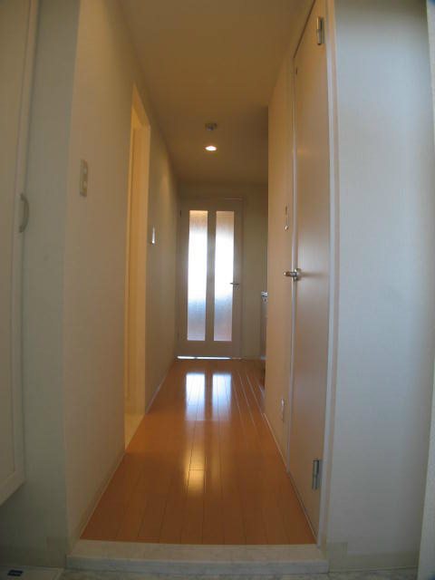 アレッサ仁志 玄関