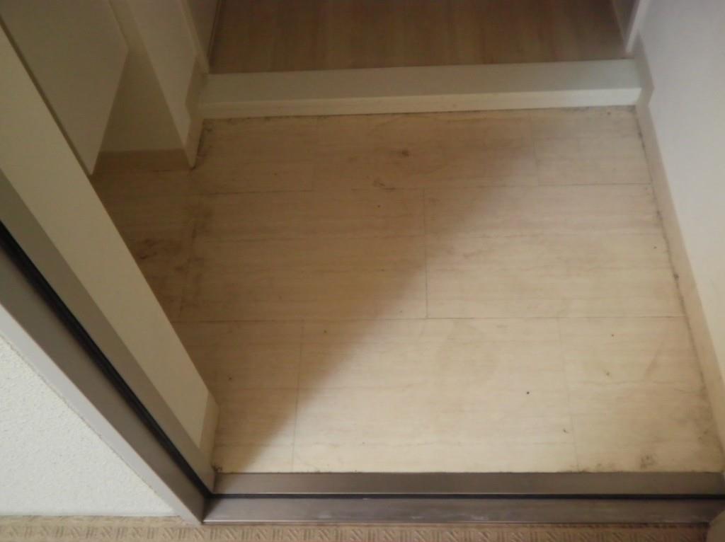 グーテンターク富田2 玄関