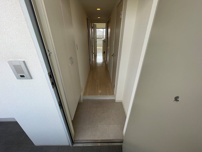 ネオ ソレイユ 玄関