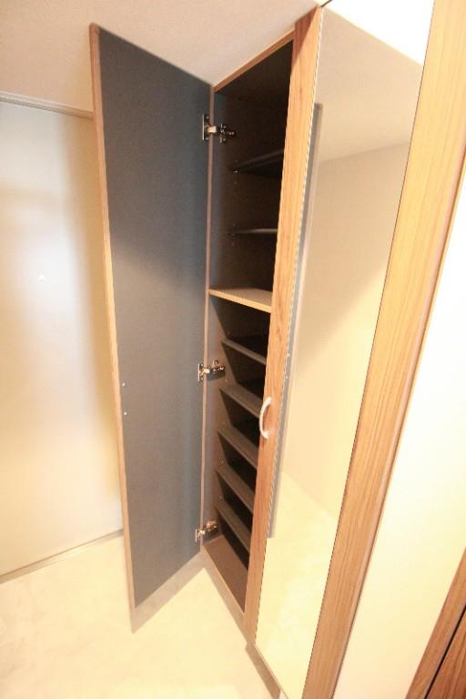 エクセレント 1 玄関