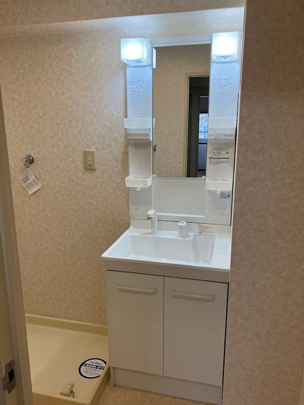 シャルマン・シェソワ その他1