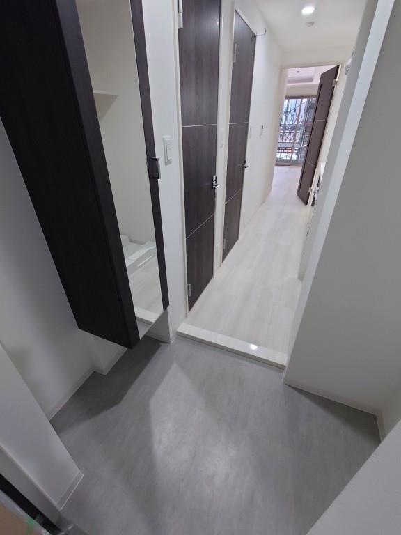 ラ・プレス新栄 玄関