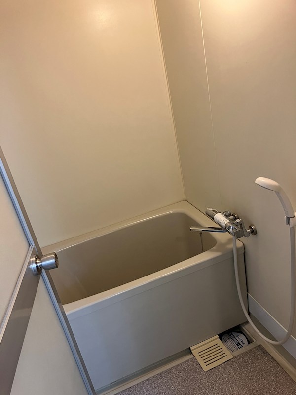 シャルマン・シェソワ 風呂画像