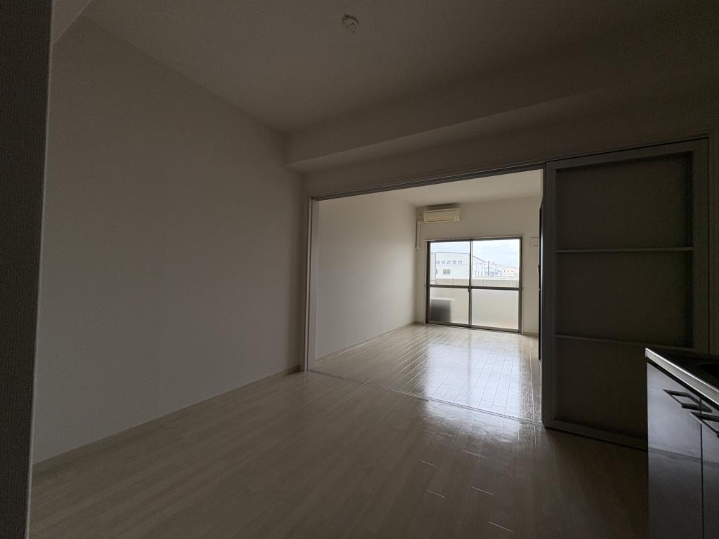 Art Pension高井田 リビング