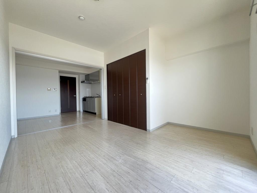 Art Pension高井田 リビング