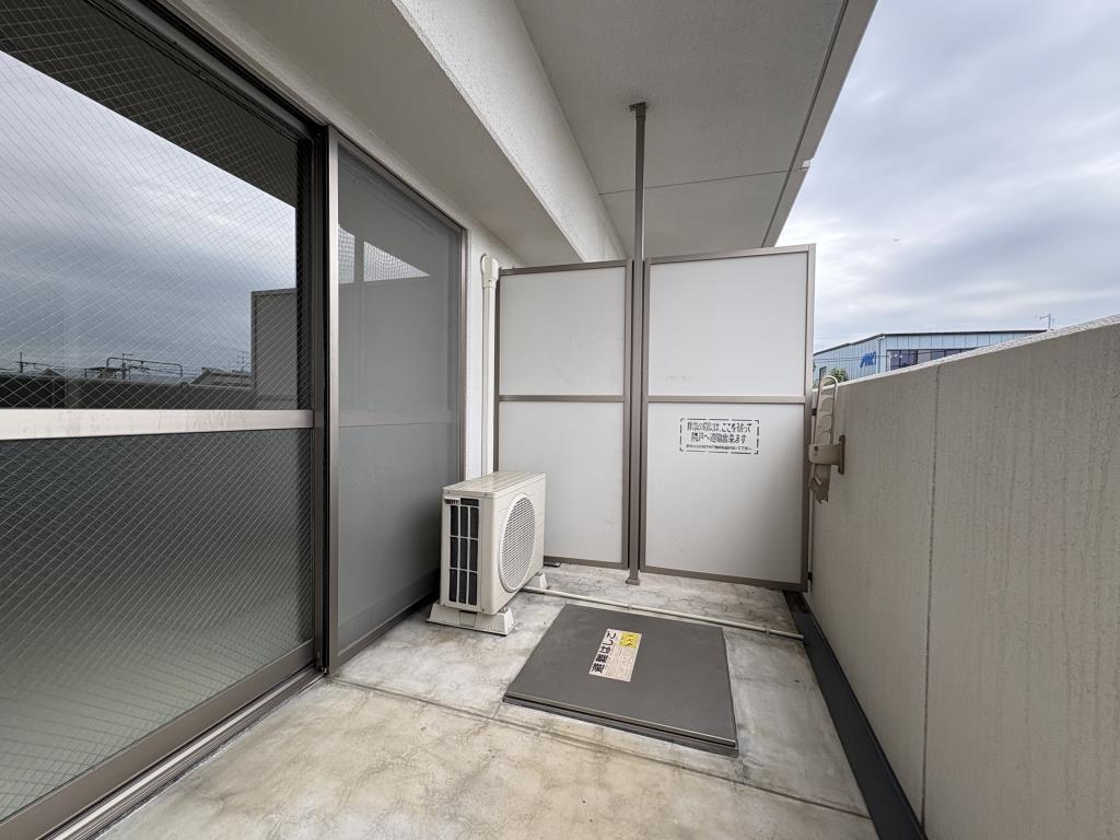 Art Pension高井田 ベランダ