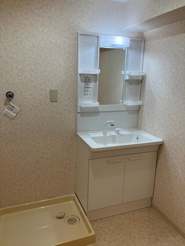 シャルマン・シェソワ その他1