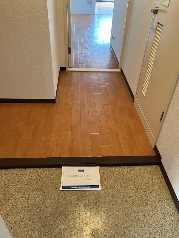 シャルマン・シェソワ 玄関