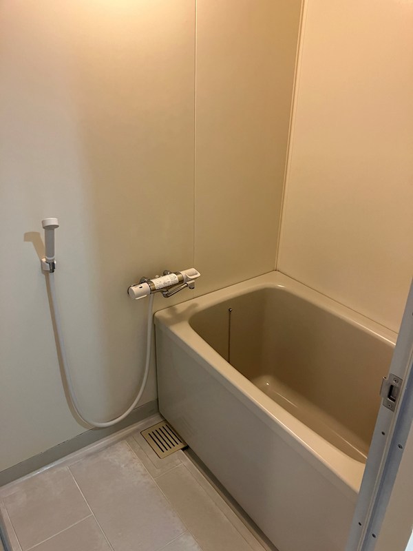 シャルマン・シェソワ 風呂画像