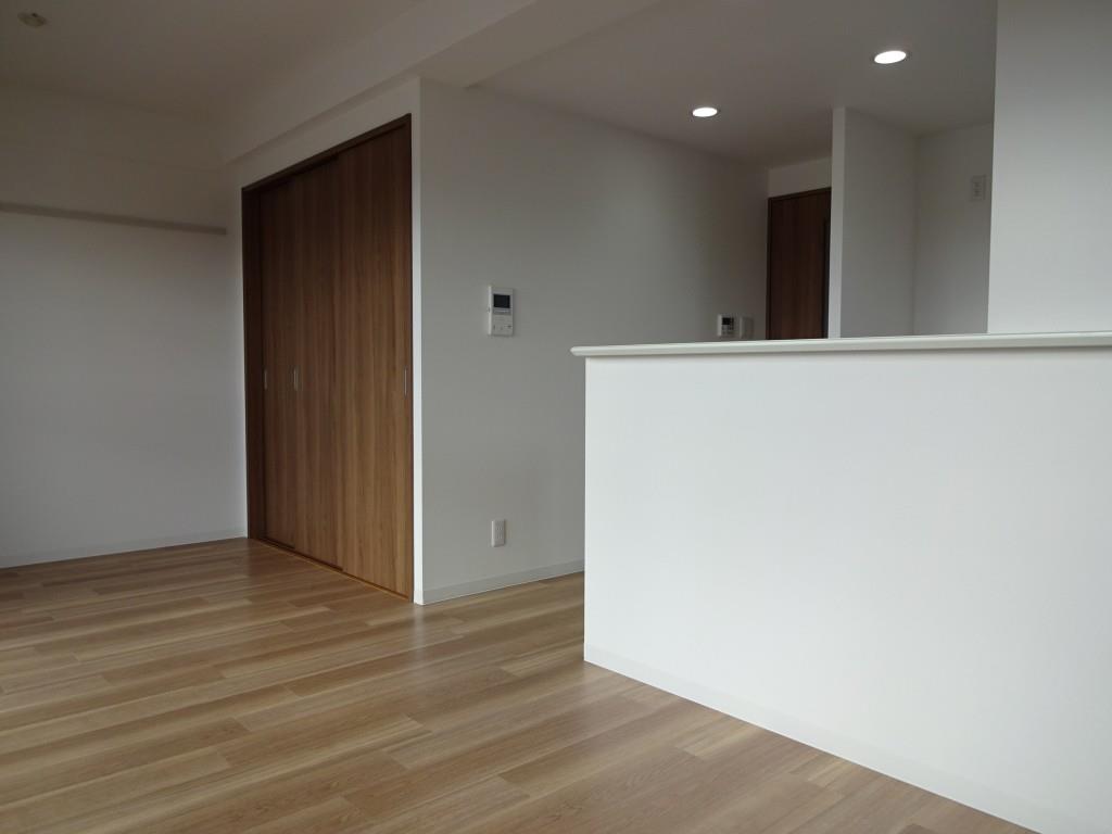 berry blue 高槻 リビング