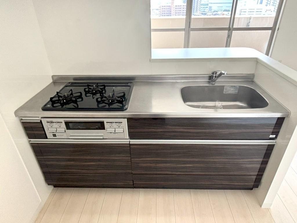 ホワイトアゲート博多 キッチン