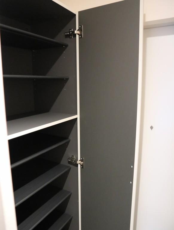 Voiture M&amp;rsquo;h(ヴォアチュールエムス) 玄関