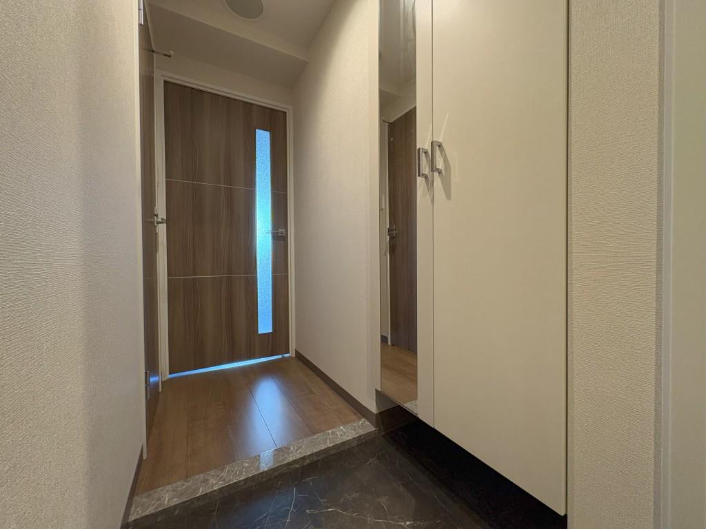 AP L-tage西新 玄関