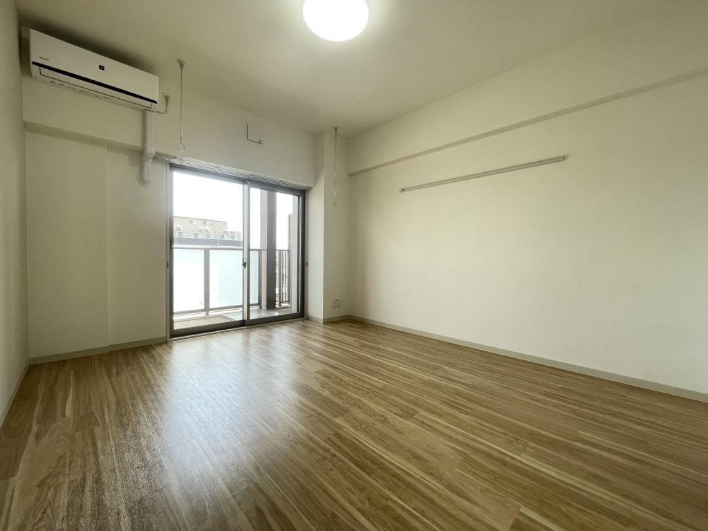 スタシオン俊徳道 リビング