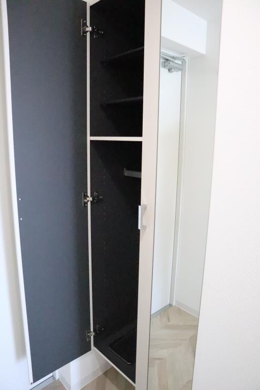 ワイエスビル リビング