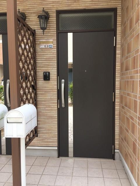 チェリーカーサ2番館 玄関