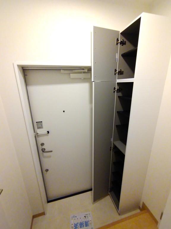 LEAROOMお花茶屋 玄関