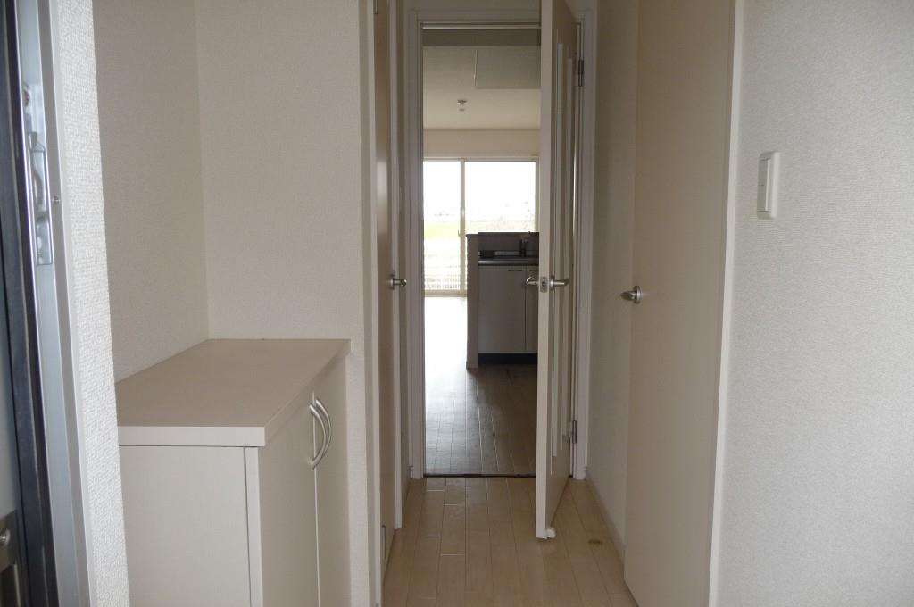 ラディエノールA棟 玄関