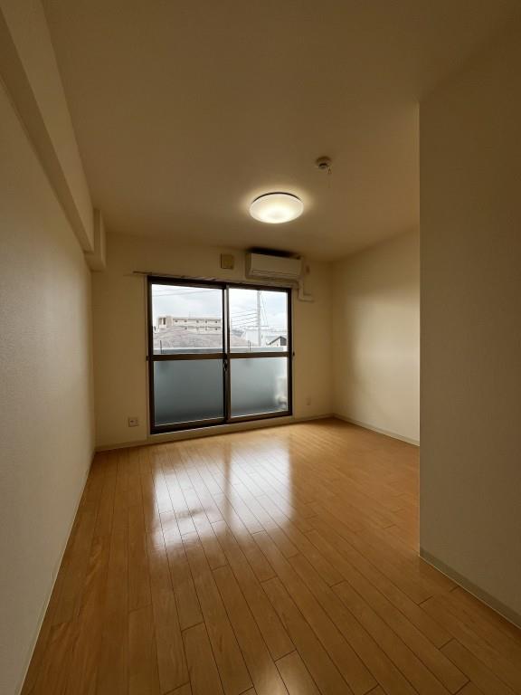 フローラル エヴァン ベッドルーム