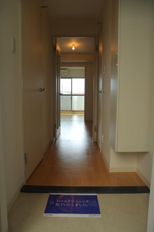 サクシード胤 玄関