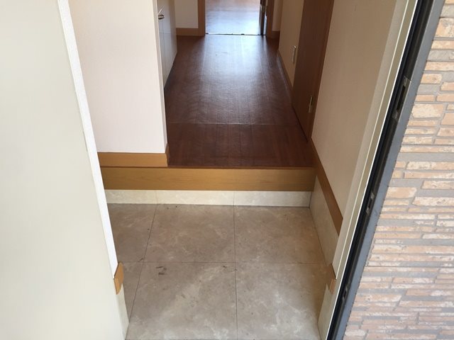 エフ・ビヤン 玄関