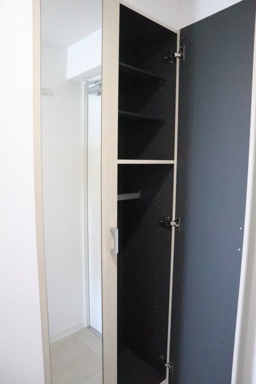 ワイエスビル リビング