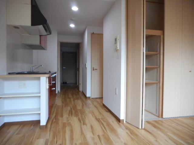 アンシャンテ総持寺 玄関