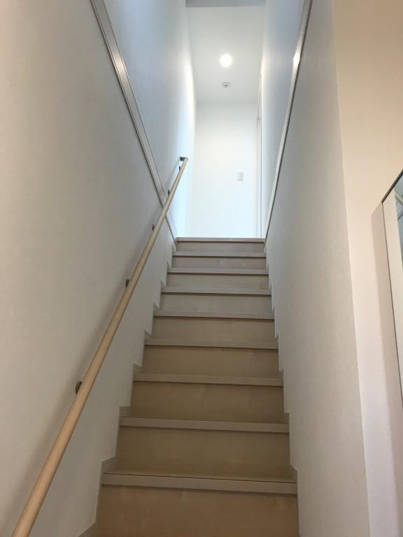 ラフォーレ末広 玄関