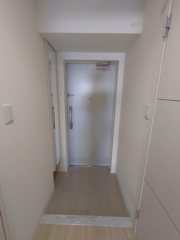 シュトルツ栄 玄関