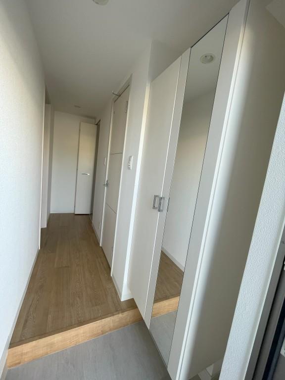 レヴィスタ茜部ウエスト 玄関